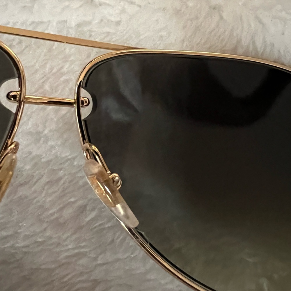 Gucci Black and Gold Marina Chain Aviator Sunglasses⌠Authentic ! - Picture 12 of 16